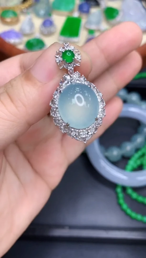 颈饰18K金镶嵌翡翠584-中国好珍宝