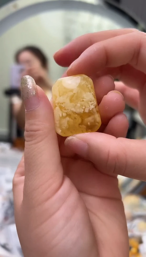 未镶嵌蜜蜡裸石琥珀蜜蜡吊坠