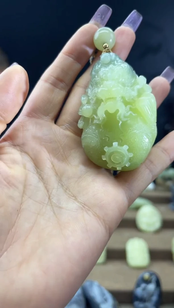 颈饰未镶嵌和田玉1