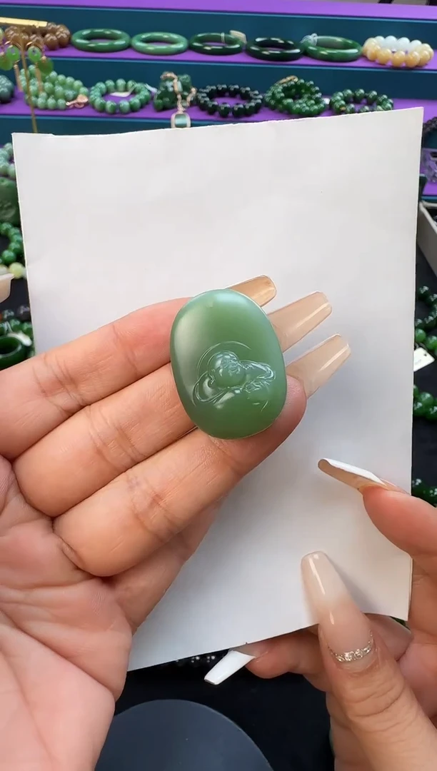 颈饰未镶嵌和田玉抱抱佛