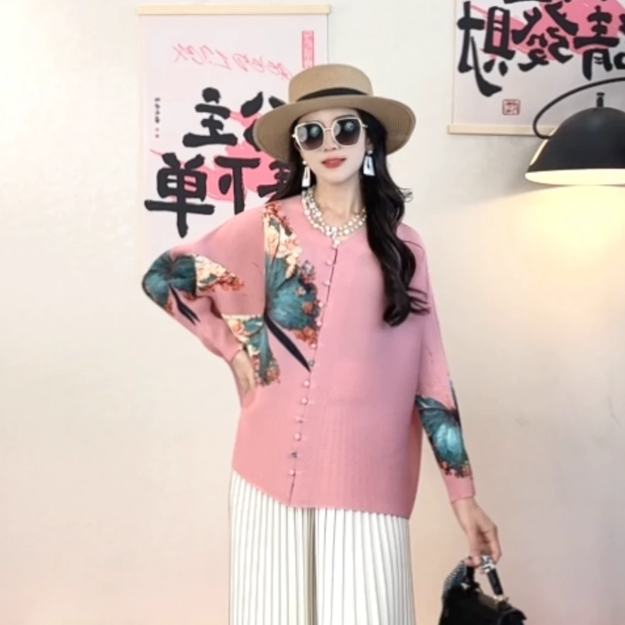 [热卖款]2025新款上衣褶开衫外套高级大气百搭简约皱大码上衣