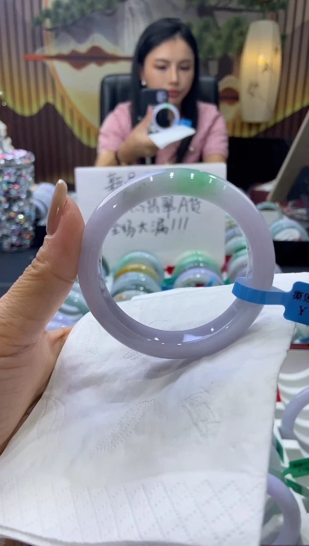 未镶嵌手镯翡翠?**糖00004648