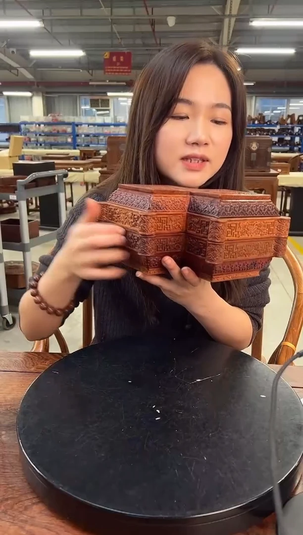 木DZ1203M38夔纹方胜式盒