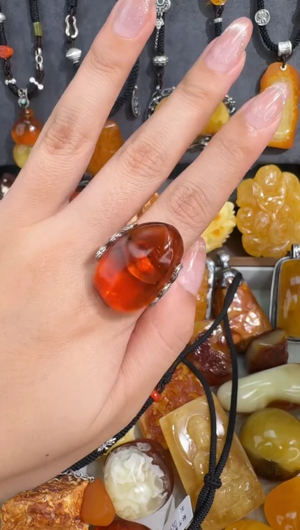 未镶嵌琥珀裸石琥珀