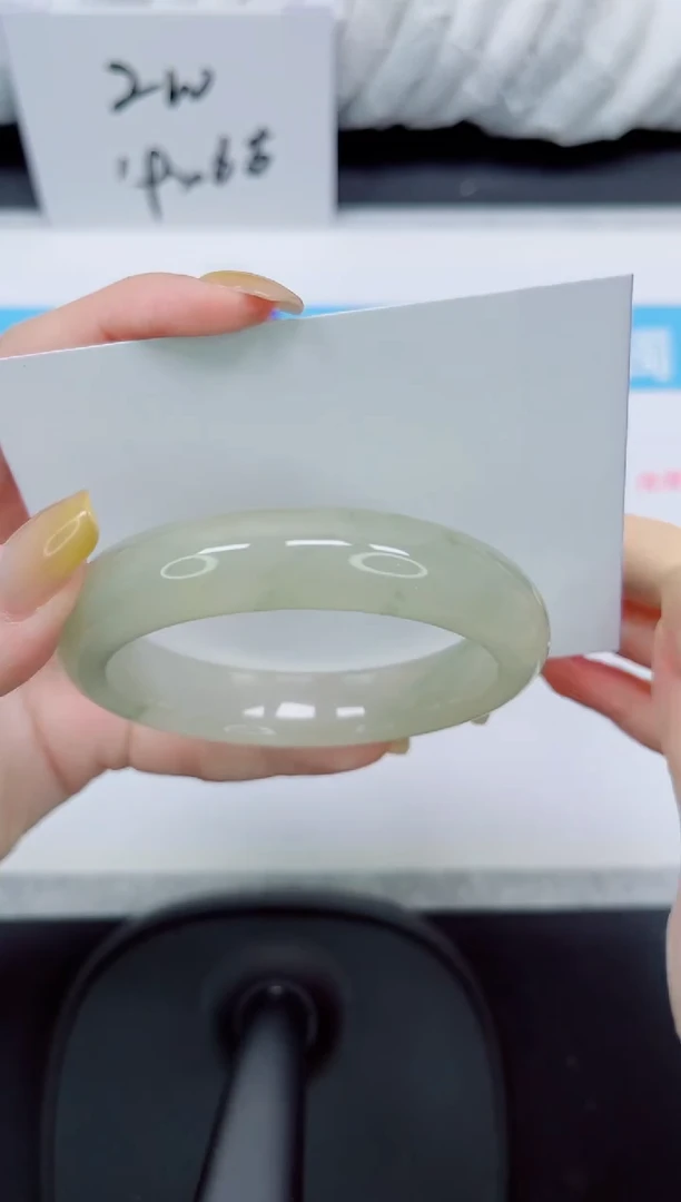 石英质玉手镯未镶嵌165