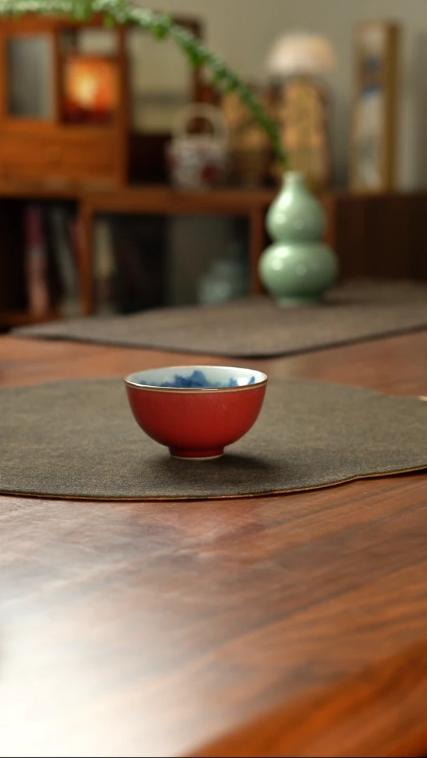 祭红带内绘主人杯