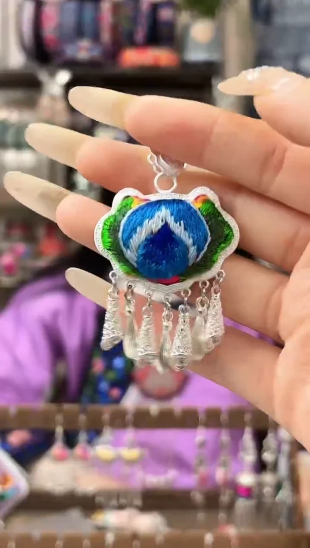 织绣民族风非遗老绣苗银饰品622