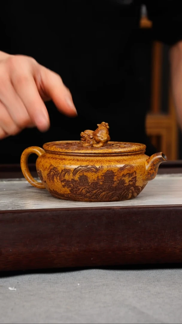 【闪购商品】紫砂茶壶龙骨金砂 狮钮周盘 刻绘