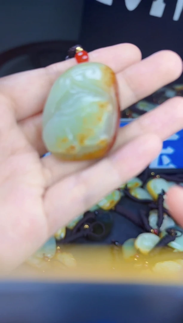 和田玉未镶嵌颈饰1