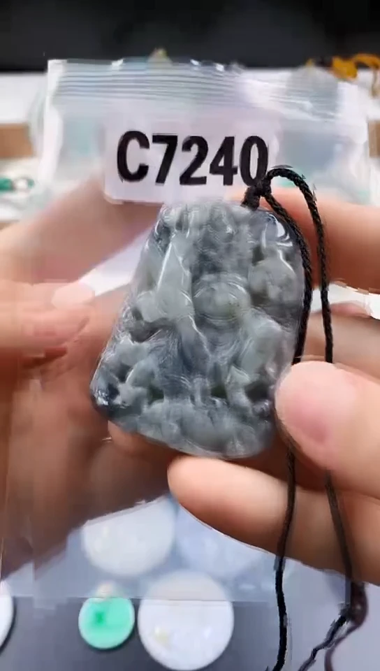 颈饰未镶嵌翡翠天然翡翠吊坠挂件