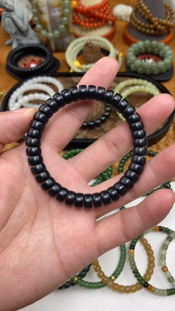 颈饰未镶嵌和田玉手串