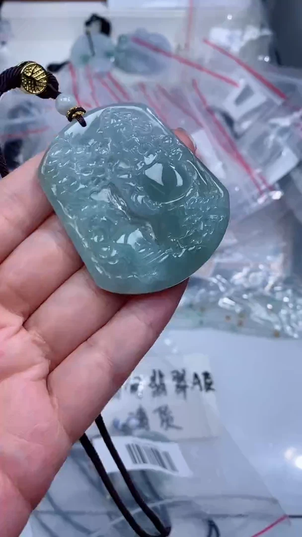 颈饰未镶嵌翡翠吊坠