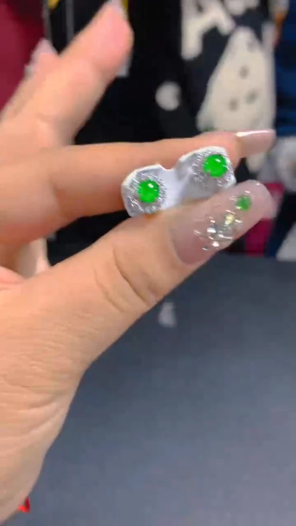 【闪购商品】翡翠耳饰未镶嵌0212784377多样性发其一