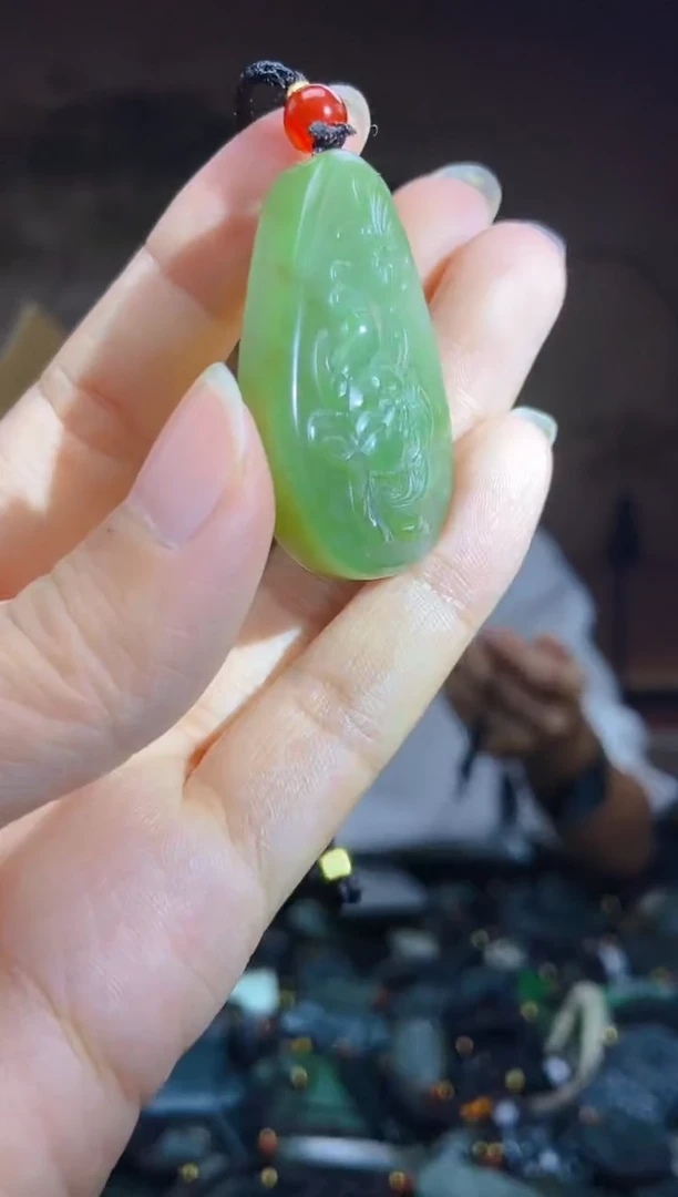 颈饰未镶嵌和田玉1