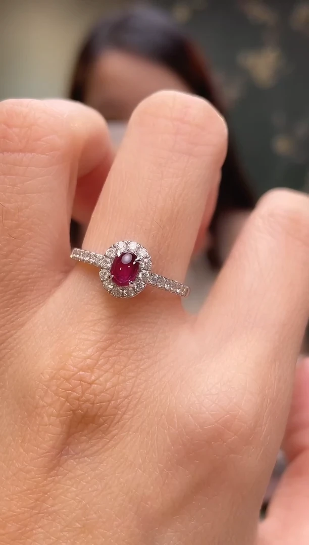 18K金镶嵌戒指红宝石主石：0.38ct