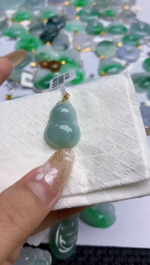 翡翠未镶嵌颈饰天然A货翡翠