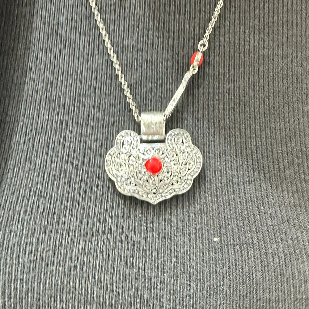 吊坠足银 足银通体纯银镂空滴胶唐草纹锁吊坠+烧蓝如意十字珠