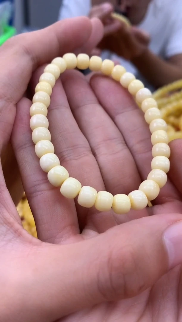 裸石蜜蜡未镶嵌手串