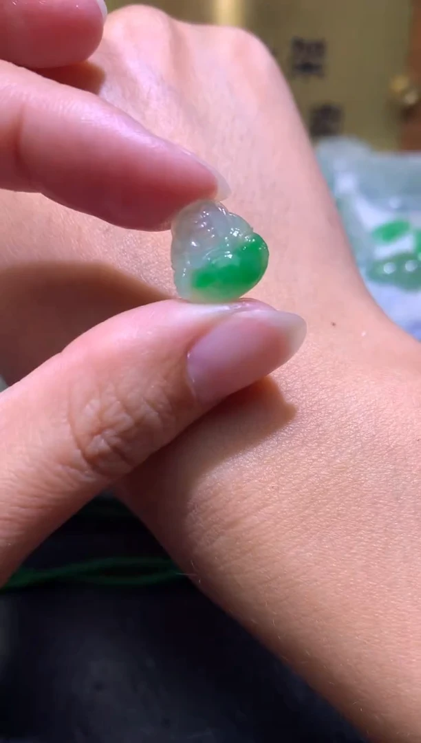 未镶嵌定制翡翠毛货