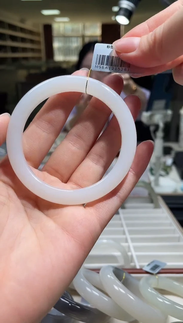 未镶嵌手镯和田玉56圈口 5281