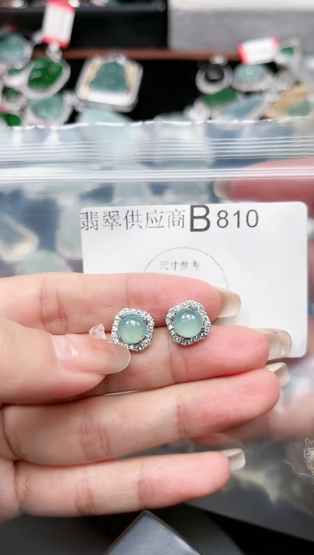 【闪购商品】翡翠颈饰未镶嵌810赠皮绳