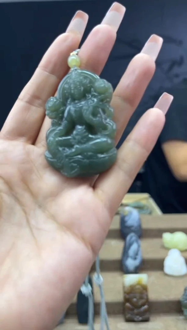 颈饰未镶嵌和田玉1