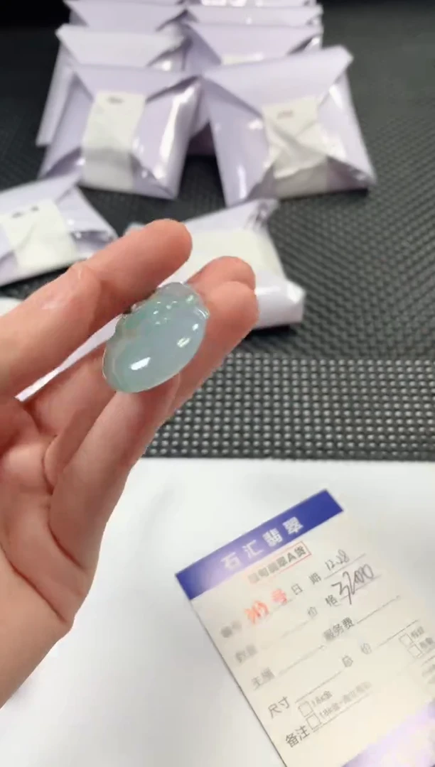 颈饰未镶嵌翡翠1