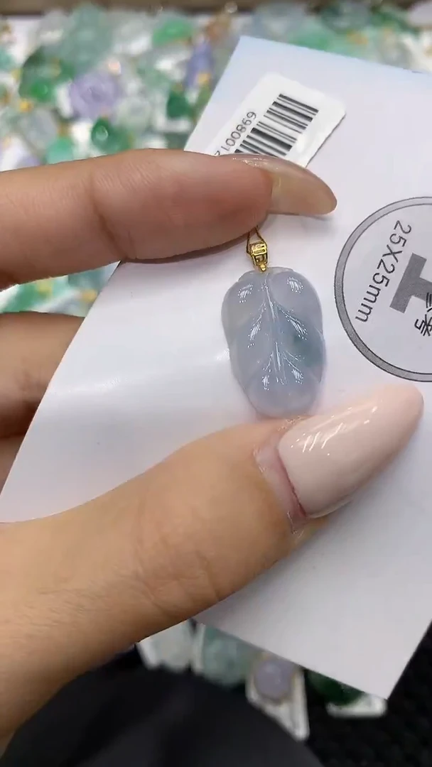 颈饰18K金镶嵌翡翠111111111111