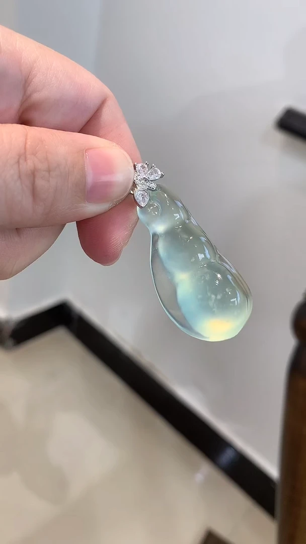 未镶嵌蛇纹石玉吊坠(不含链)四季豆