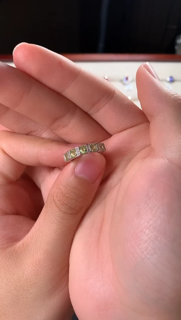 银S925镶嵌戒指橄榄石...