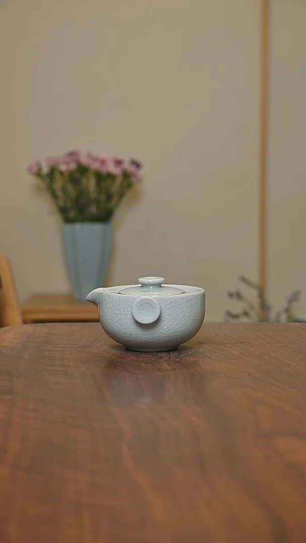 手抓壶 粉青釉 微瑕 朱家汝窑款