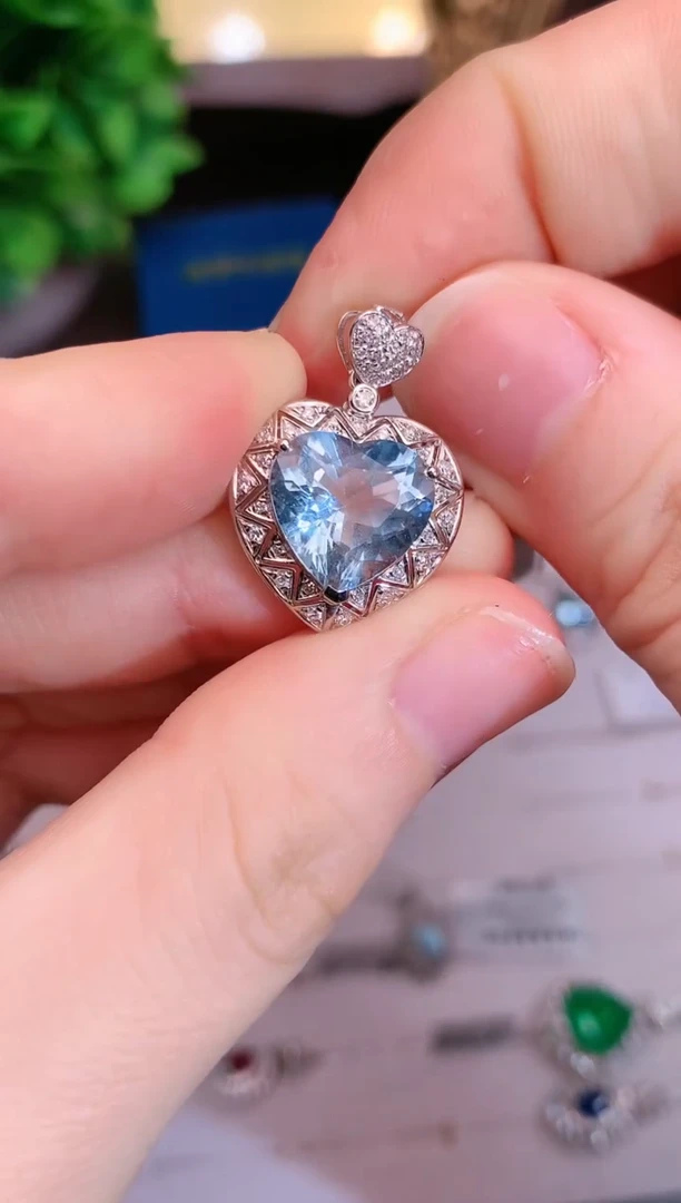 海蓝宝石吊坠(不含链)18K金镶嵌4.66CT