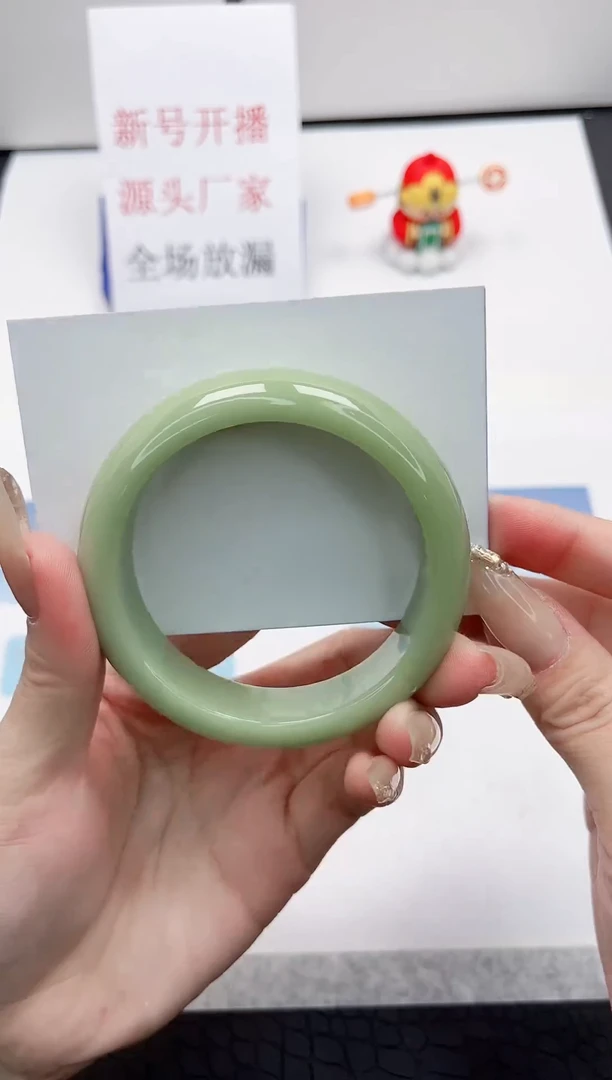 【闪购商品】石英质玉手镯未镶嵌A36-58.2