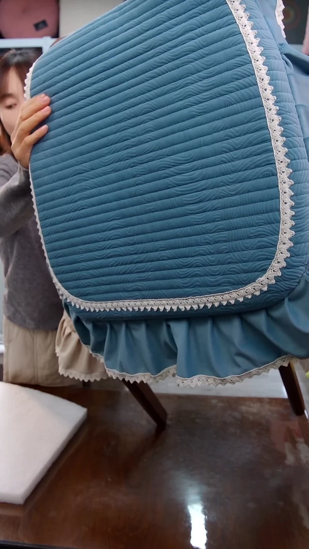 布细绒—横条：蓝色4个