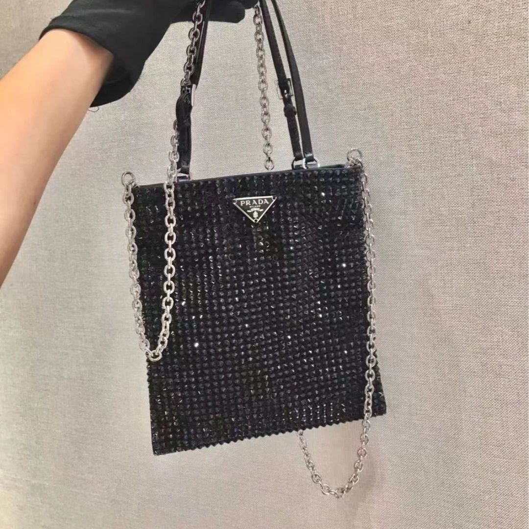 95新 Prada/普拉达 GGS黑色满钻手提包 31130747