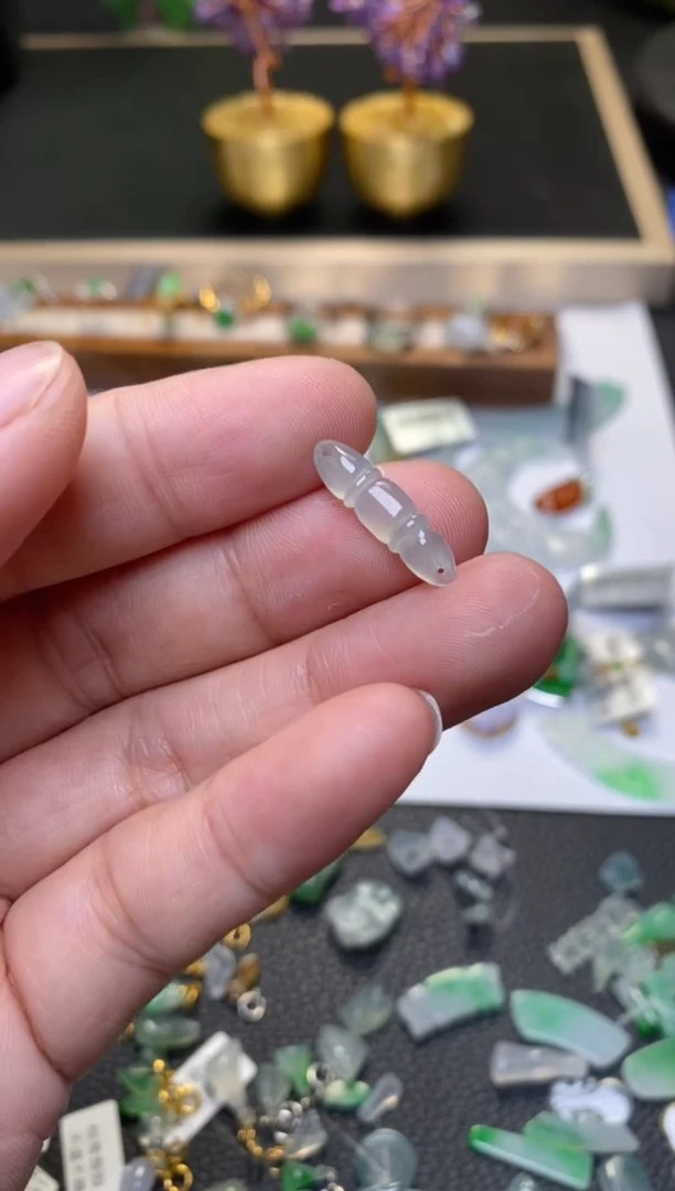 翡翠未镶嵌颈饰翡翠32873