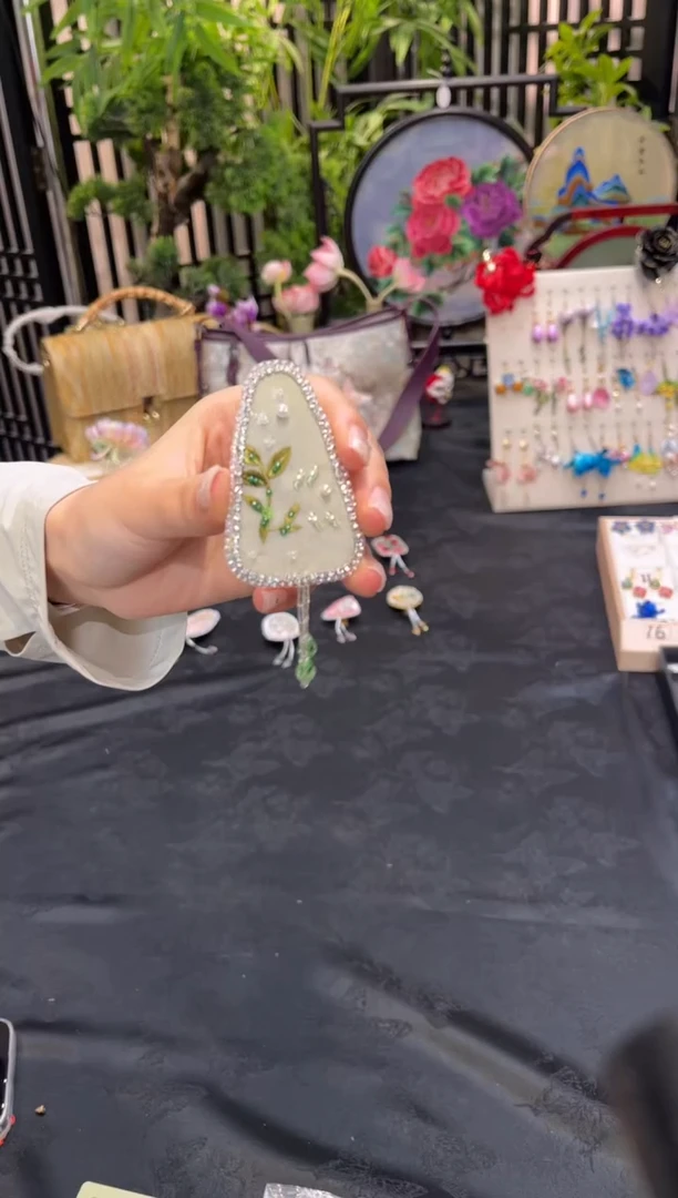 织绣冰*雨非遗手工苏绣饰品