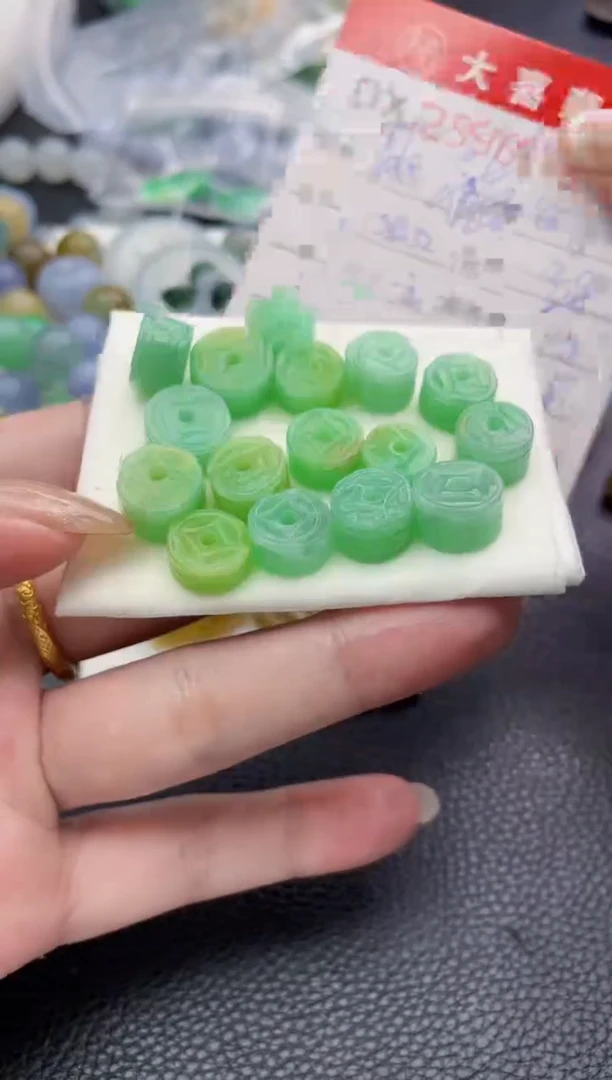 定制翡翠未镶嵌珠子