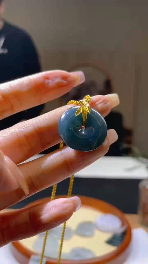 【闪购商品】翡翠颈饰未镶嵌00062457