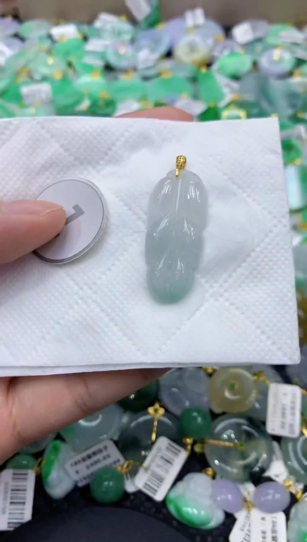 颈饰未镶嵌翡翠天然缅甸翡翠A货