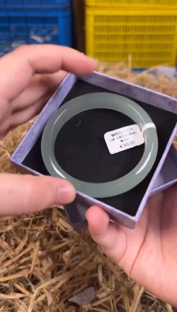 未镶嵌手镯石英质玉编号D-1374