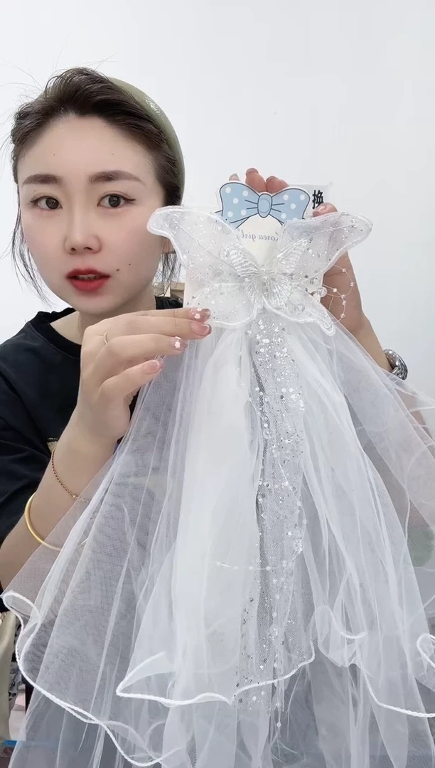 白色头纱蝴蝶图案