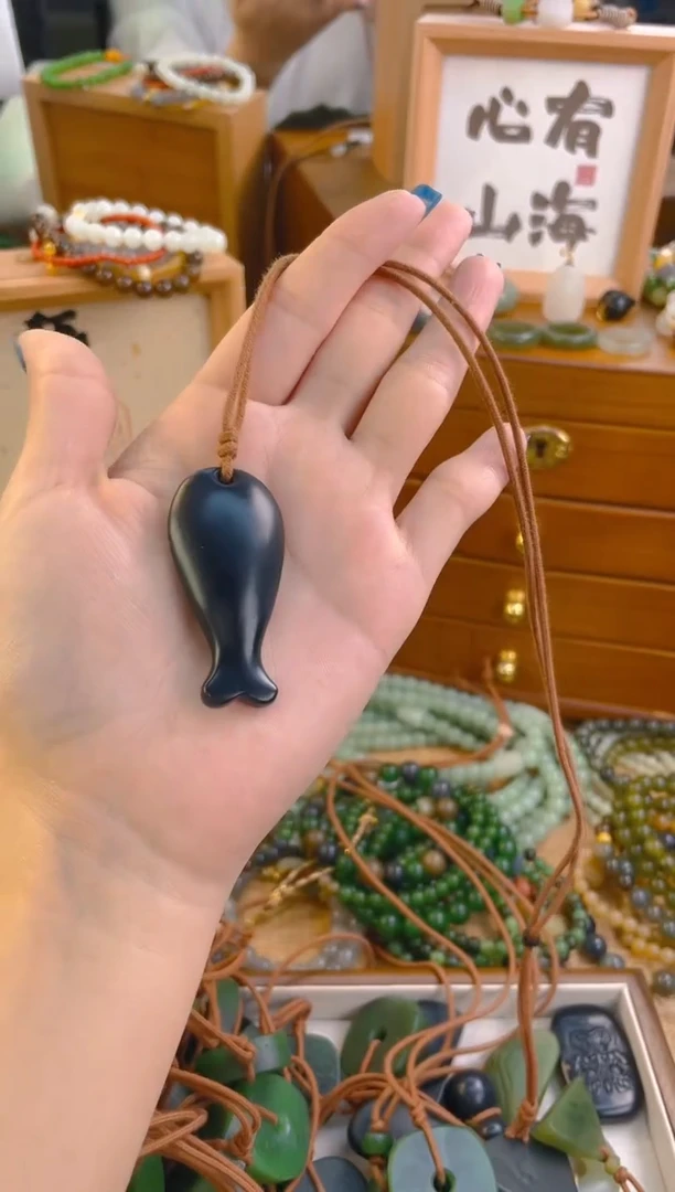 手链未镶嵌和田玉墨玉大鱼