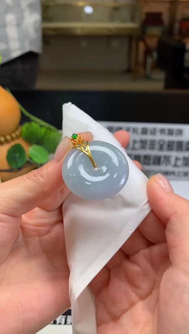 定制翡翠未镶嵌顺***为---80184