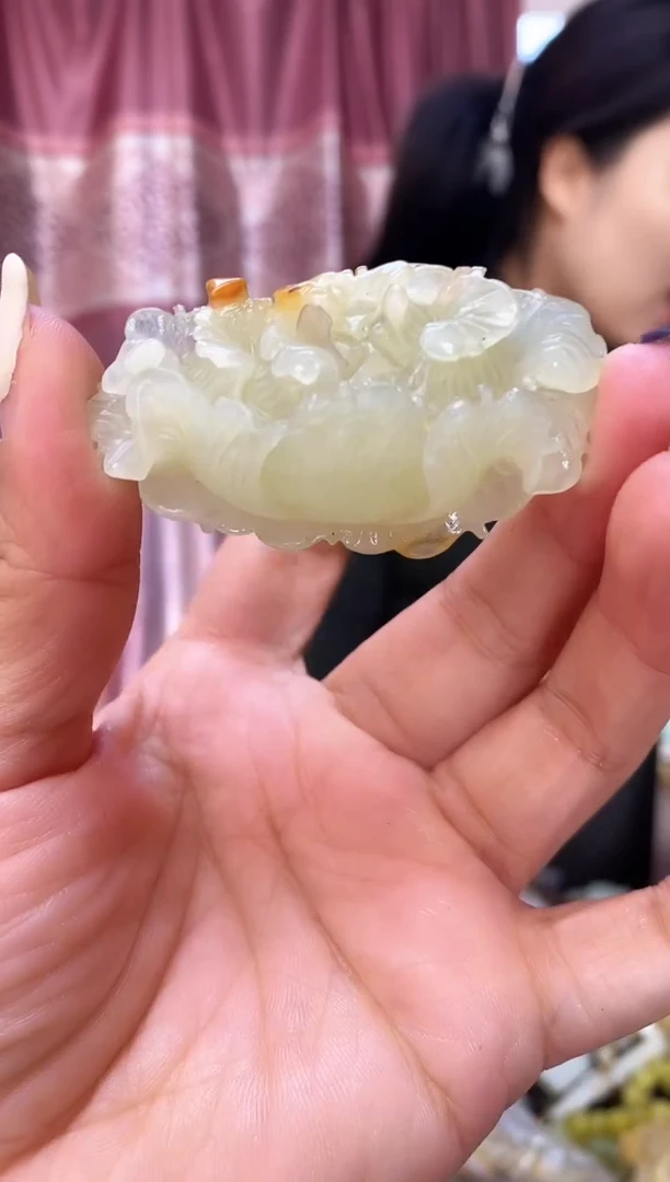 未镶嵌岫玉吊坠