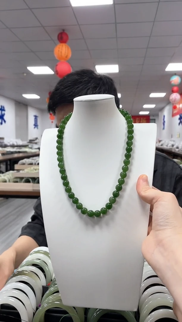 和田玉未镶嵌颈饰高品碧玉卡10项链一条