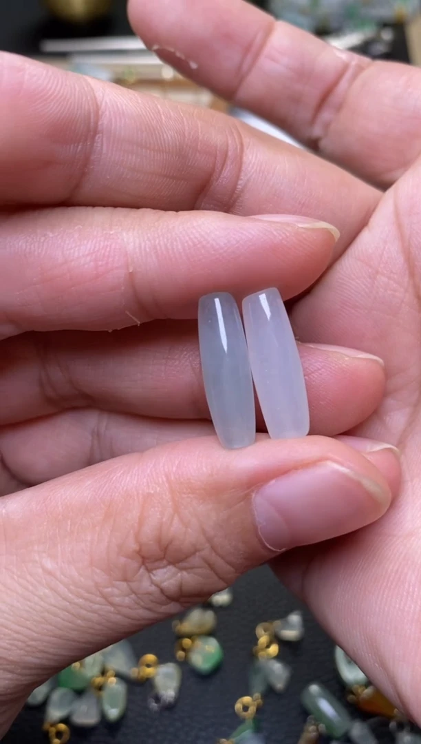 翡翠未镶嵌颈饰明*子净货38389