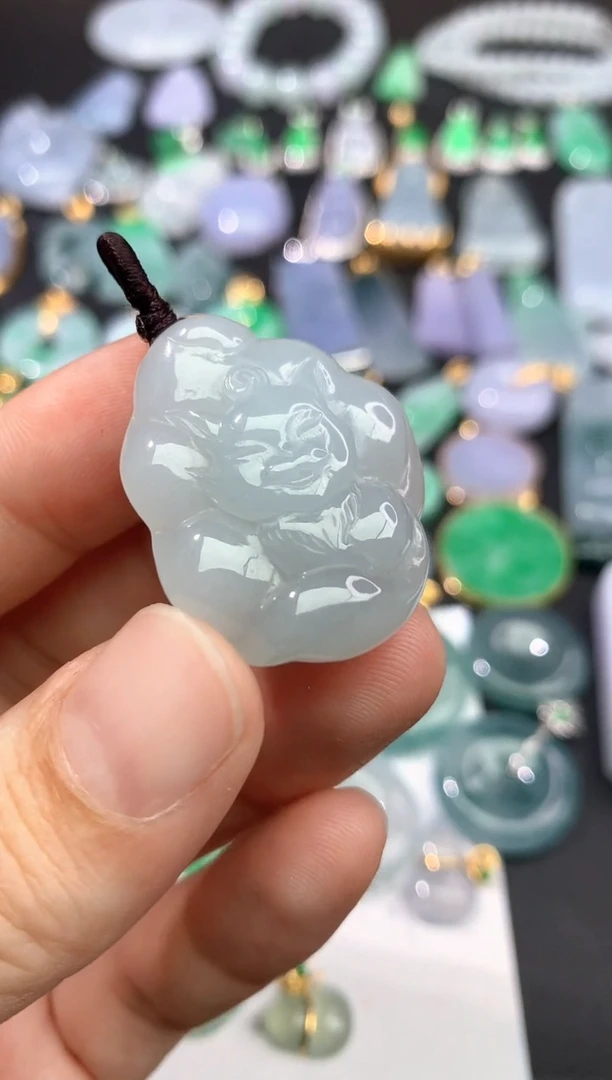 颈饰未镶嵌翡翠吊坠