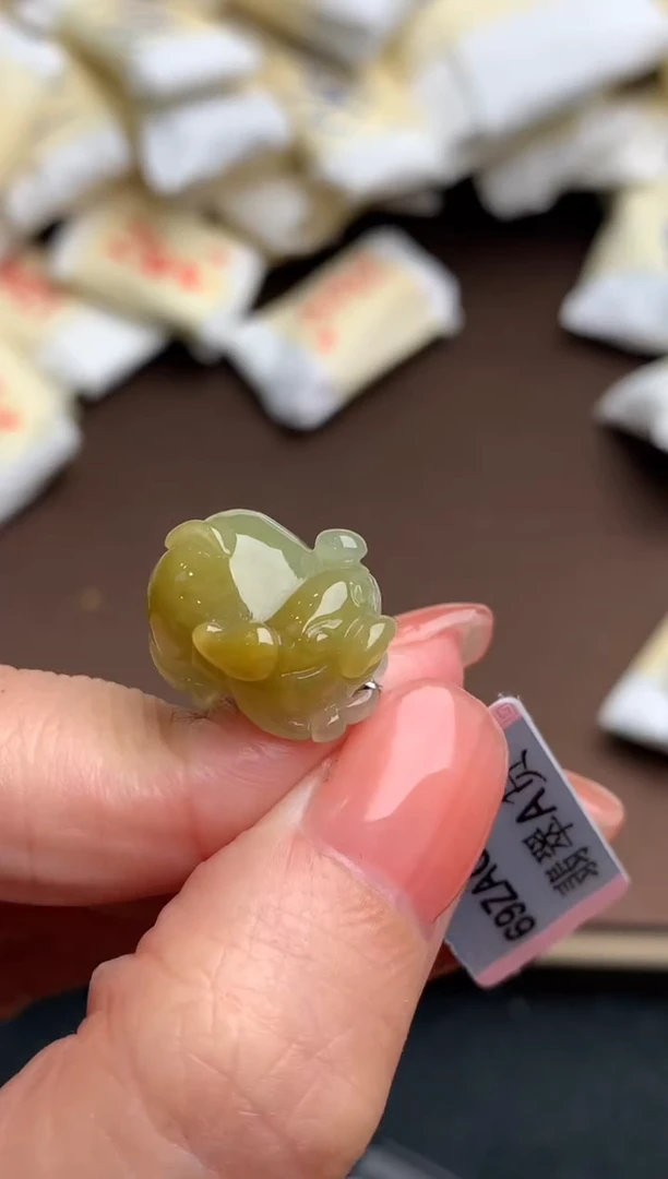 未镶嵌挂件翡翠一