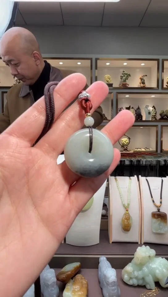 颈饰未镶嵌和田玉苏